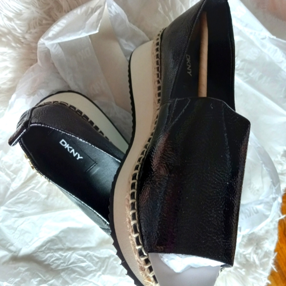 DKNY